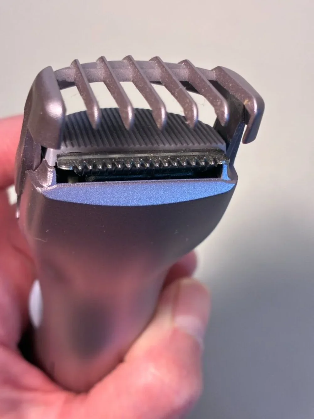 Remington BKT-1000 Trim & Shape Bikini Trimmer Brush Zip Pouch Batteries-Works